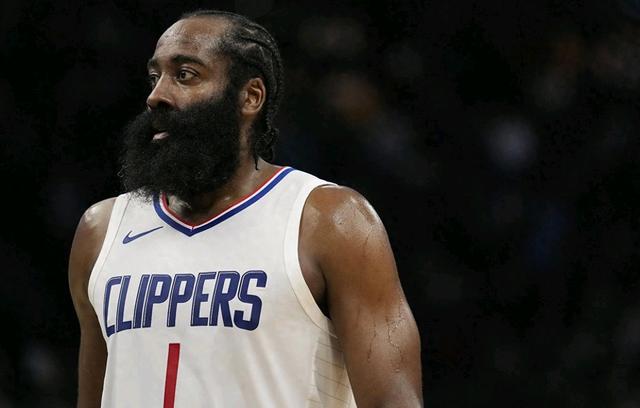 关于锐不可当引发热议！，哈登在公牛比赛中晋级下一阶段引发球迷热议的信息