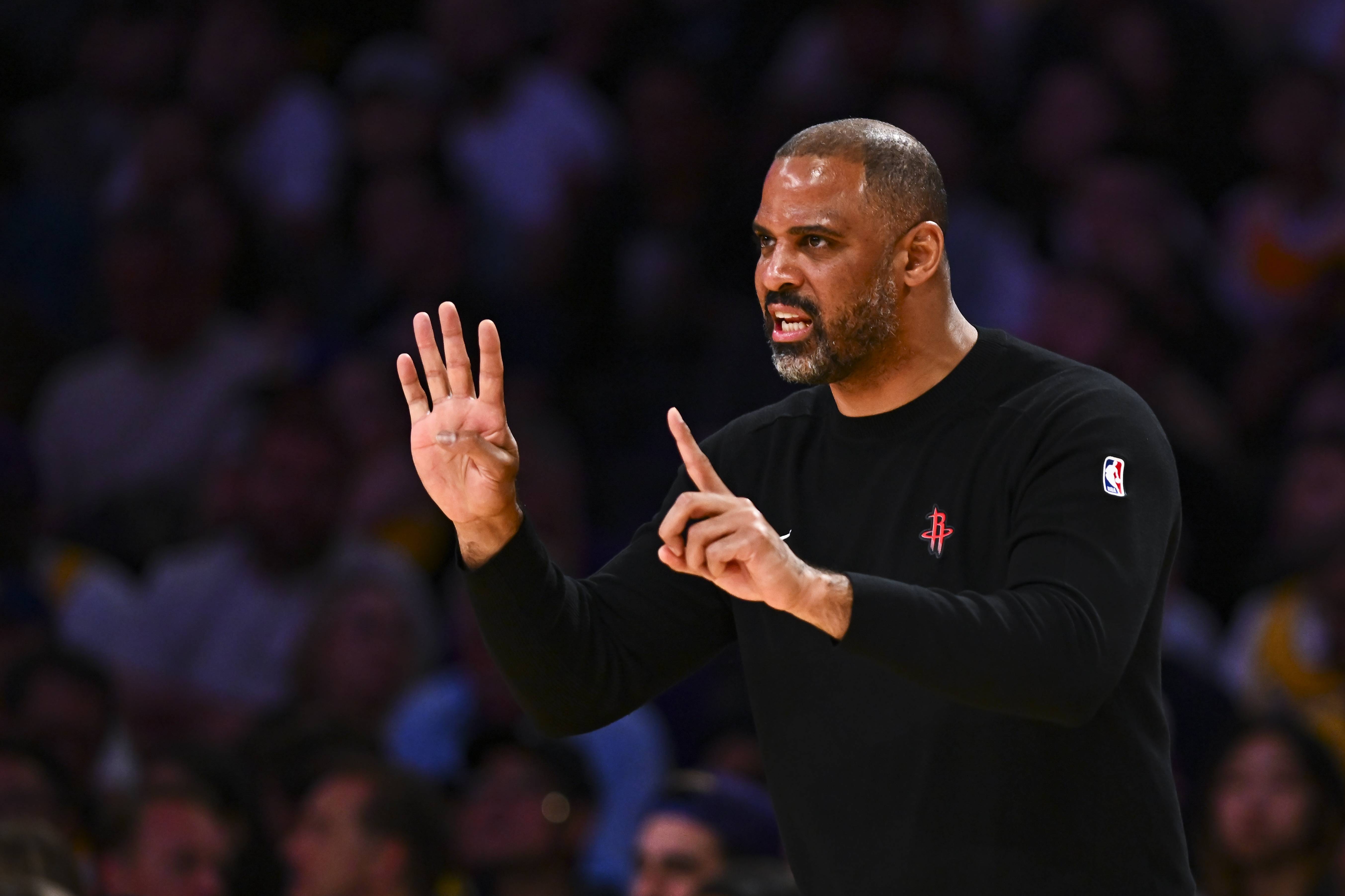 休斯敦火箭训练开放日;赛后强势反弹引欢呼;全明星赛在即;纪律约束更严格 休斯敦火箭训练开放日;赛后强势反弹引欢呼;全明星赛在即;纪律约束更严格