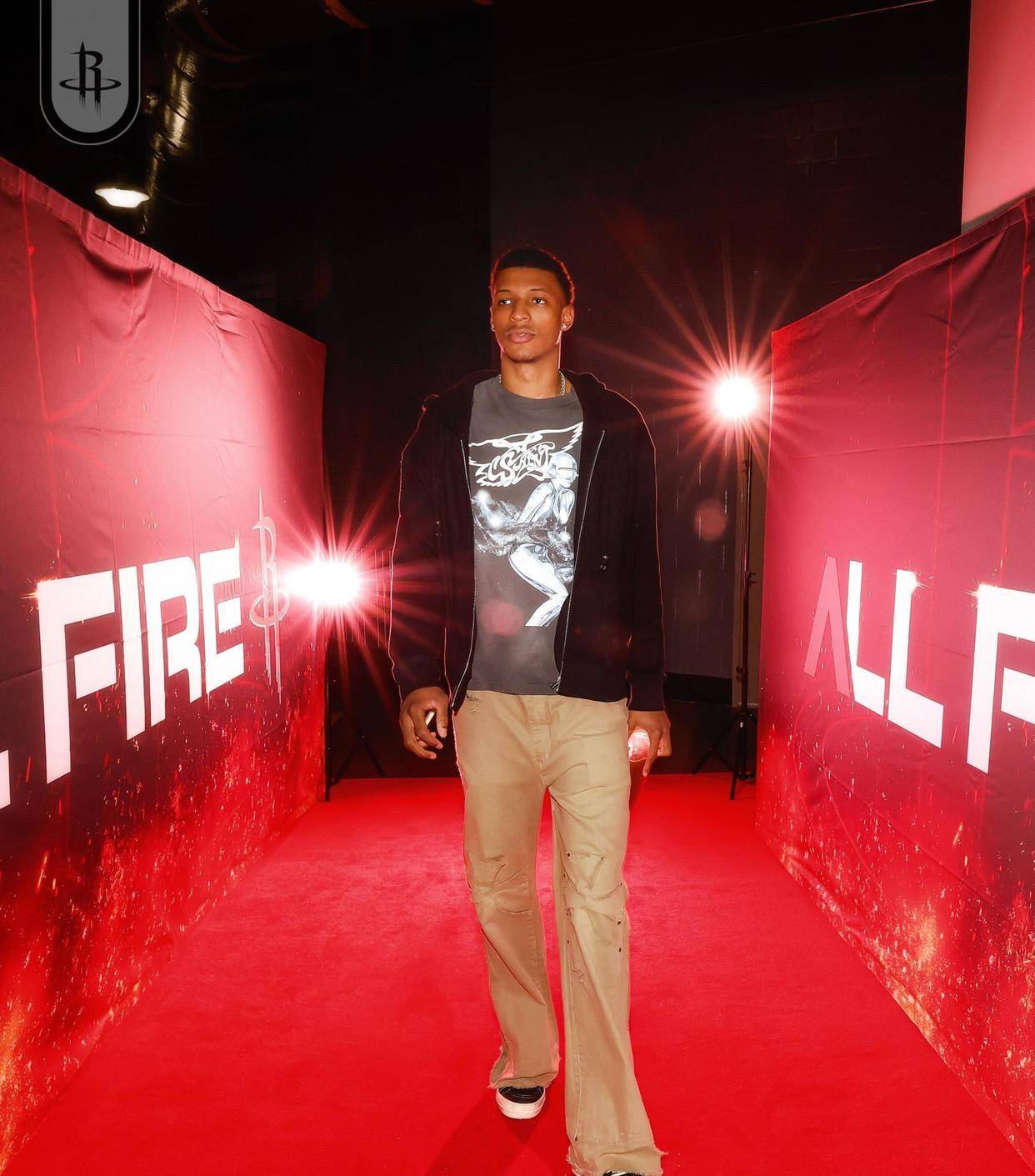 休斯敦火箭训练开放日;赛后强势反弹引欢呼;全明星赛在即;纪律约束更严格 休斯敦火箭训练开放日;赛后强势反弹引欢呼;全明星赛在即;纪律约束更严格