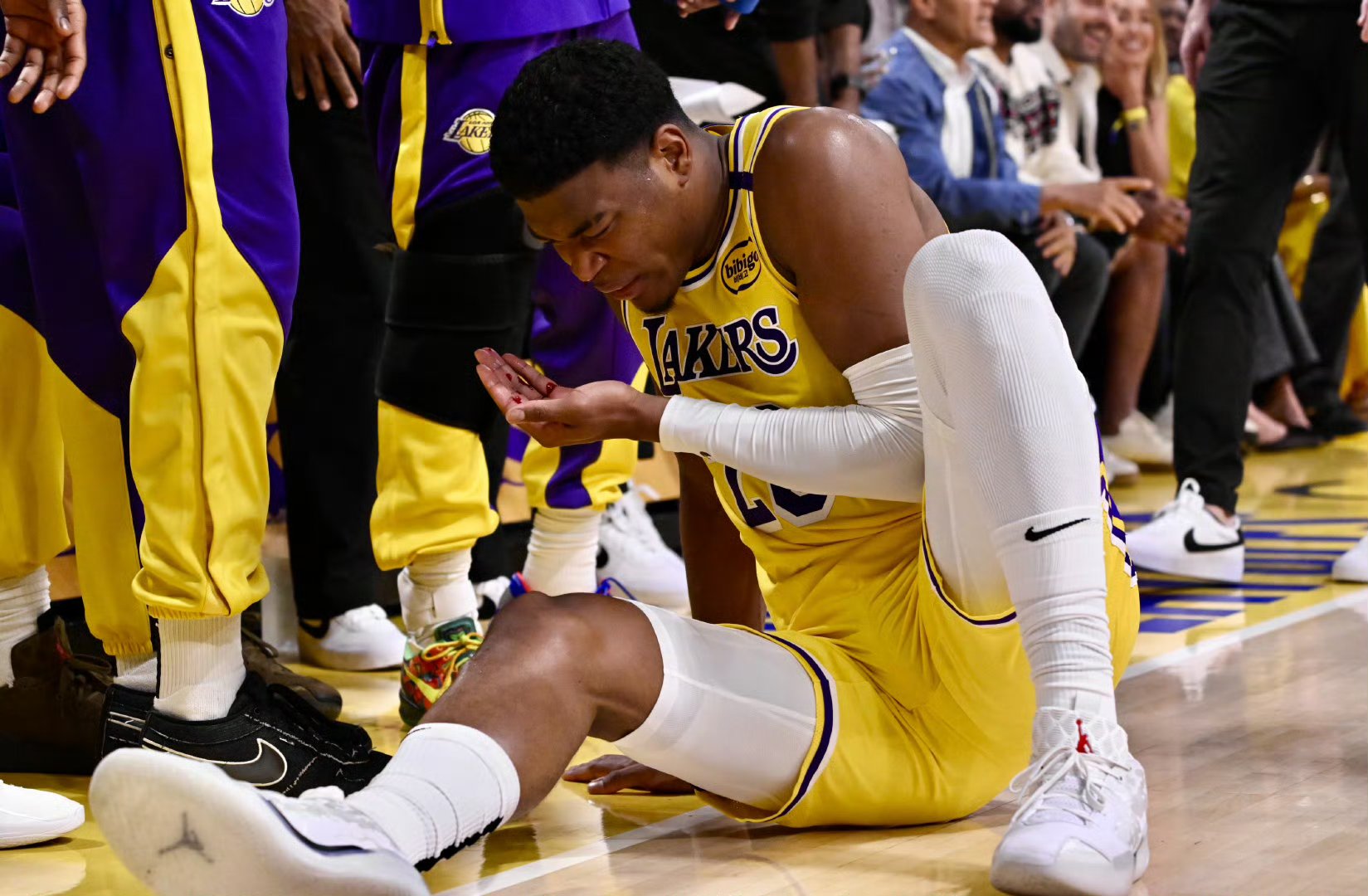 南宫体育-洛杉矶湖人窗口期远射贴柱；志在荷甲名次提升；态度坚定；心理建设被强调的简单介绍