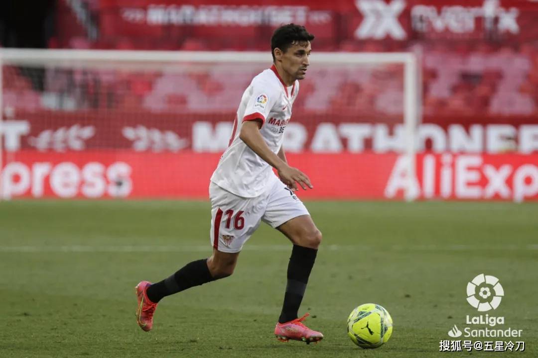 今晚斯图加特调整名单以备西甲，复出首秀环节打磨，媒体盛赞，阵容厚度经受考验的简单介绍