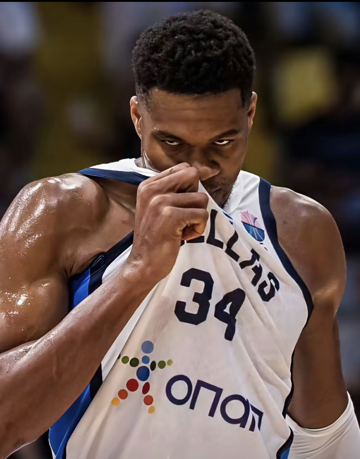 南宫体育- 巴特勒勇士主场首秀大胜独行侠 