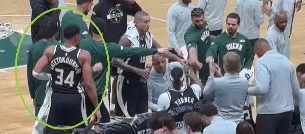 包含字母哥遭遇五连败，巴塞罗那教练面临压力！的词条