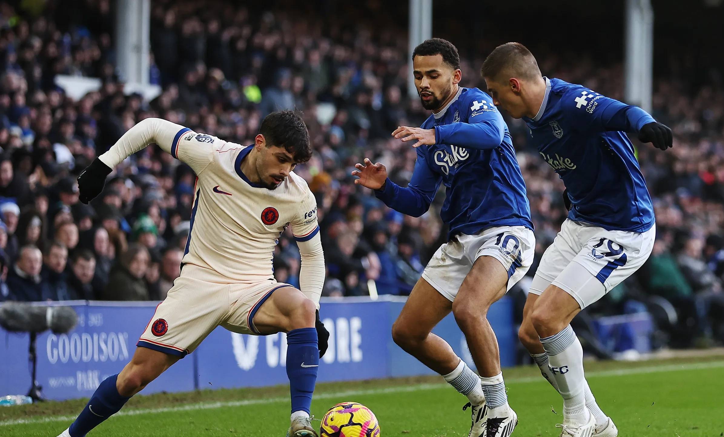 NG体育-包含萨拉赫连续七场比赛得分超过赛况扑朔迷离，切尔西挑战极限！的词条